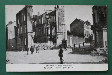 Ansichtskarte AK Louvain Leuven Löwen 1914-1918 Weltkrieg Place Juste Lipse zerstörte Häuser Gebäude Straße Soldaten Ortsansicht Belgien Belgique Belgie